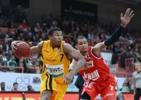 Basketball 1. Bundesliga 2012/2013: Walter Tigers Tuebingen  - s Oliver Baskets Wuerzburg