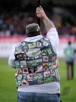 2. Fussball Bundesliga: Fuerth Fan mit Kutte