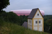 Kunstprojekt, Versunkenes Dorf in Muenchen Betonduplikat