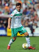 Fussball 1. Bundesliga: Bremen, OEZIL am Ball