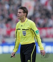 Fussball 1. Bundesliga  Saison 2010/2011:  Schiedsrichter Dr. Felix Brych
