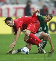 Fussball FC Bayern-Wolfsburg; Zweikampf