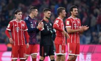 Fussball 1. Bundesliga Saison 17/18: FC Bayern Muenchen - VfL Wolfsburg