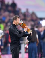 Fussball 1. Bundesliga Saison 21/22: JUBEL FC Bayern Muenchen feiert die 32. Meisterschaft