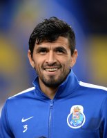 FUSSBALL  CHL  Saison 2013/2014: Lucho Gonzalez (FC Porto)