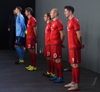 Fussball 1. Bundesliga 15/16: Fototermin beim FC Bayern Muenchen
