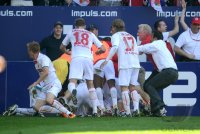 2. Fussball Bundesliga : AUGSBURG JUBEL NACH DEM AUFSTIEG IN DIE ERSTE 1. BL