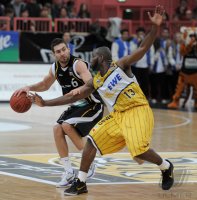 Basketball  1. Bundesliga  10/11   Walter Tigers Tuebingen - EWE  Baskets Oldenburg