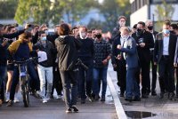 Tesla-Chef Elon Musk besucht Biopharma-Unternehmen Curevac