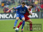 Fussball 1. Bundesliga: Muenchen-Schalke, Zweikampf