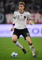 Fussball, International, Freundschaftsspiel: Deutschland, MERTESACKER am Ball