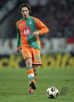 Fussball 1. Bundesliga: Bremen, FRINGS Einzelaktion am Ball