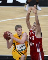 Basketball 1. Bundesliga 2012/2013:  Walter Tigers Tuebingen - Brose Baskets Bamberg