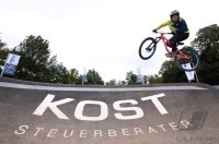 3 in One Treffpunkt unter der B28 Bruecke in Tuebingen