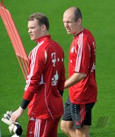 Fussball 1. Bundesliga 11/12: FC Bayern Muenchen Training in Doha