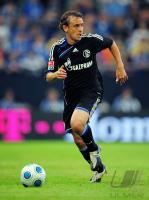 FUSSBALL, T-HOME CUP, Schalke: RAFINHA Einzelaktion