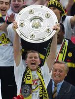 JUBEL  beim Meister  BVB/ Stefan Reuter mit der Schale