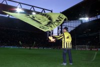 Fussball  1. Bundesliga  2000/2001: Borussia Dortmund - VfB Stuttgart