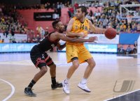 Basketball 1. Bundesliga 15/16 Hauptrunde: Walter Tigers Tuebingen - s.Oliver Baskets