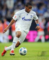 FUSSBALL, T-HOME CUP, Schalke: FARFAN Einzelaktion