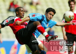 Fussball 1. Bundesliga: Nuernberg - Leverkusen, Zweikampf