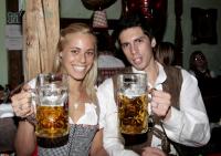 Fussball 1. Bundesliga: FCB auf dem Oktoberfest