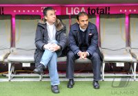 Fussball 1. Bundesliga, Saison 2011/2012:  Geschaeftsfuehrer Andreas Rettig (li,) mit Trainer Jos Luhukay (FC Augsburg)