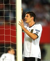 Fussball International EM 2012 Qualifikationsspiel: Mario GOMEZ (Deutschland)  am Pfosten