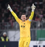 Fussball DFB Pokal  Achtelfinale  2025/2026  03.12.2025 
SC Freiburg - SV Darmstadt 98