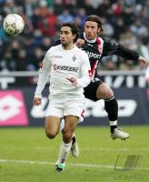 Fussball 1. Bundesliga: Borussia Mnchengladbach - Eintracht Frankfurt, Zweikampf