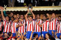 FUSSBALL UEFA SUPERCUP :  Atletico  JUBEL mit dem POKAL Antonio Lopez