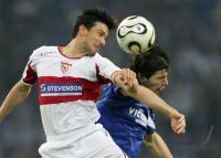 Fussball UEFA-Pokal: Schalke - Sevilla, Zweikampf