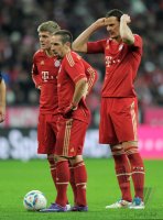 Fussball 1. Bundesliga, Saison 2011/2012:  Toni Kroos , Franck Ribery , Daniel van Buyten (v. li., FC Bayern Muenchen)