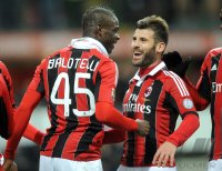 FUSSBALL SERIE A:  Mario Balotelli und Antonio Nocerino  (v. li., AC Mailand)