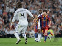 Fussball CHL  Saison 2010/2011:  Dribbling  Lionel Messi (Barca)