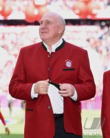 Fussball 1. Bundesliga Saison 15/16: FC Bayern Muenchen - Hannover 96