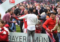 Fussball 1. Bundesliga Saison 15/16: FC Bayern Muenchen - Hannover 96