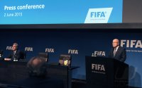 Fussball International  FIFA: Ruecktritt FIFA Praesident Joseph S. Blatter (Schweiz)