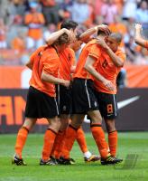 FUSSBALL INTERNATIONAL: Dirk KUYT, Mark VAN BOMMEL, Robin VAN PERSIE, Nigel DE JONG (v. li., Holland)