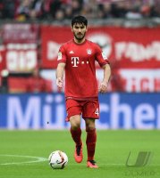 Fussball 1. Bundesliga Saison 15/16: Serdar Tasci (FC Bayern Muenchen)