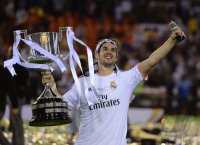 FUSSBALL International COPA DEL REY 13/14: JUBEL Isco (Real Madrid) mit Pokal