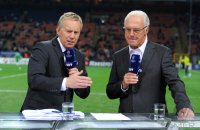 Fussball Champions League  Saison 2010/2011: Moderator Johannes B. Kerner mit Franz Beckenbauer