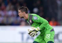 Fussball DFB Pokal 2. Runde 13/14: Torwart Thorsten Kirschbaum (VfB Stuttgart)