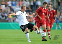 Fussball International  U 20 Laenderspiel:  Lennart Thy (li, Deutschland) gegen Lukasz Zajdler (re, Polen)