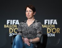 Fussball International  FIFA Ballon d Or 2014: Maren Meinert (U 20 Nationaltrainerin Deutschland)