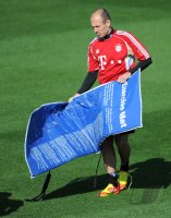 Fussball 1. Bundesliga 11/12: FC Bayern Muenchen Training in Doha