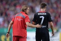 Fussball DFB Pokal 2. Runde 13/14: Trainer Thomas Schneider (VfB Stuttgart) und Martin Harnik (VfB Stuttgart)
