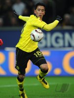 Fussball: Euroa League, Saison 2010/2011: Dortmund - Paris, BARRIOS am Ball