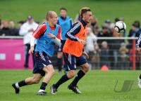 Fussball 1. Bundesliga: Arjen Robben gegen Diego Contento (v.li., FCB)