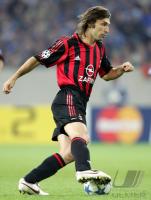 Fussball International UCL: Mailand, PIRLO Einzelaktion am Ball